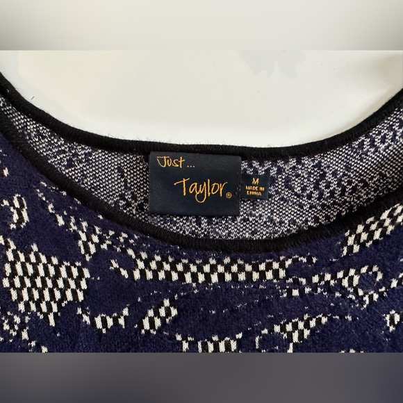Sweater dress - size Medium - Just Taylor - Picture 3 of 6